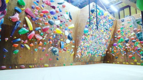 山口県のクライミング施設「ボルダリングジム UNITY（ユニティ）」